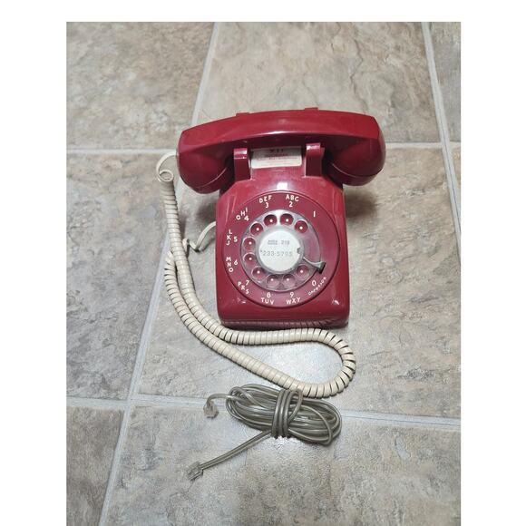 Vintage 1984 Bell System Western Electric 500 DM Cherry Red Rotary Dial Phone - Picture 1 of 12